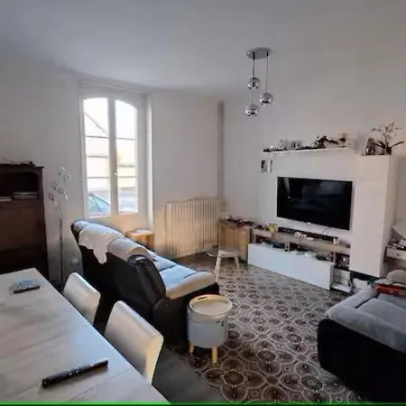 Maison De Quartier De La Gare Homestay szállás